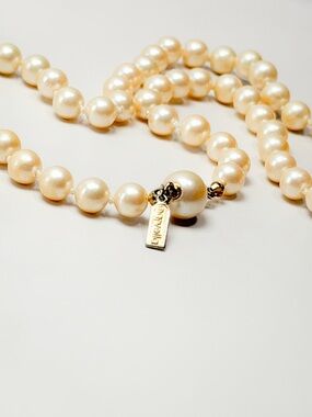 💕2/$30 Marvella Faux Pearl Necklace Gold Tone Clasp Vintage 15”